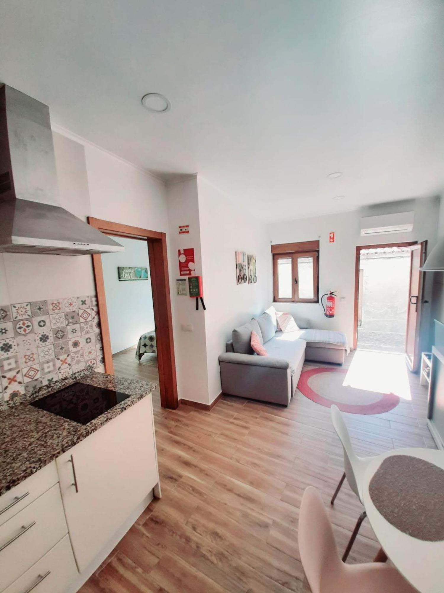 Casa Barbara - No Centro Historico De Aljezur Villa Exteriör bild
